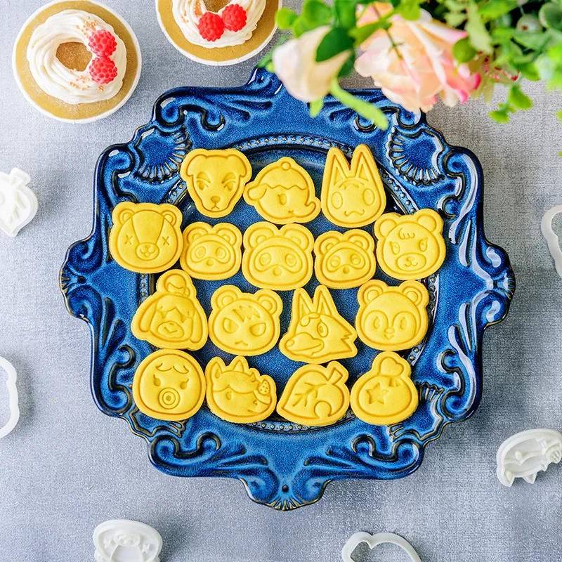 Kitchen And Baking - قالب تقطيع الكعك والبسكويت على شكل